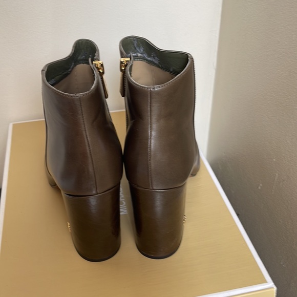 Michael Kors boots size 8.5 - Picture 4 of 9